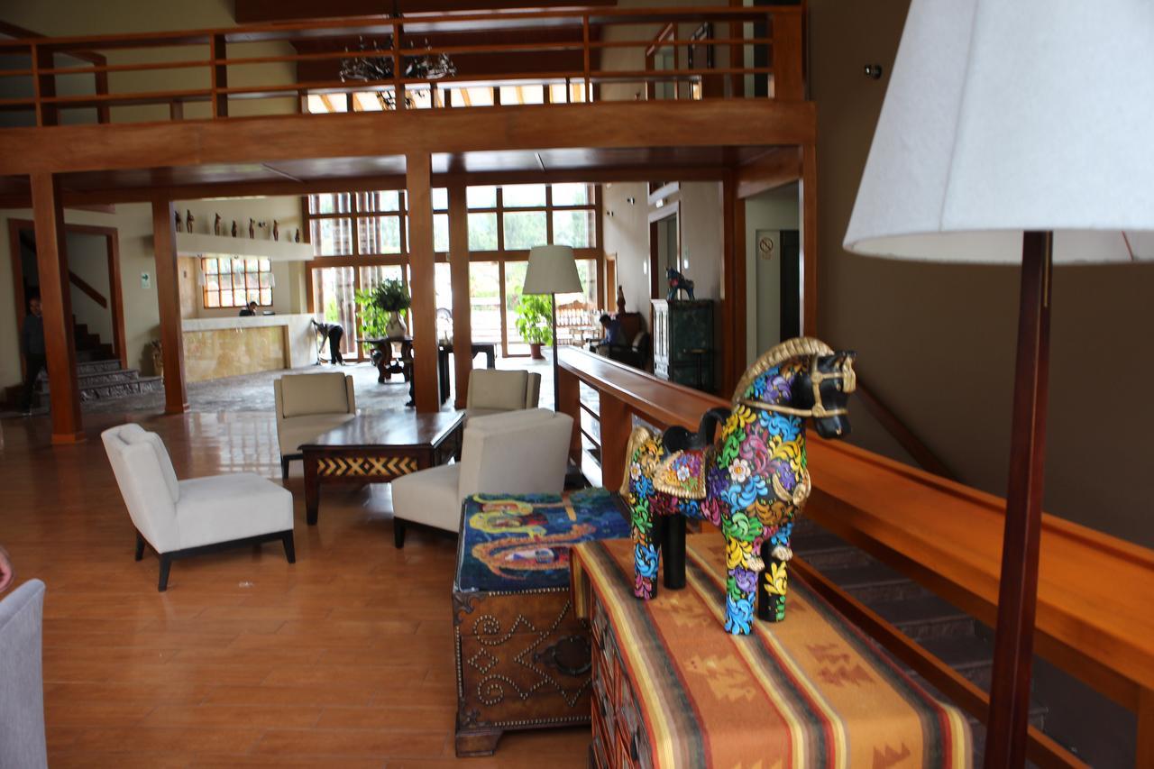 Taypikala Deluxe Valle Sagrado Urubamba Buitenkant foto