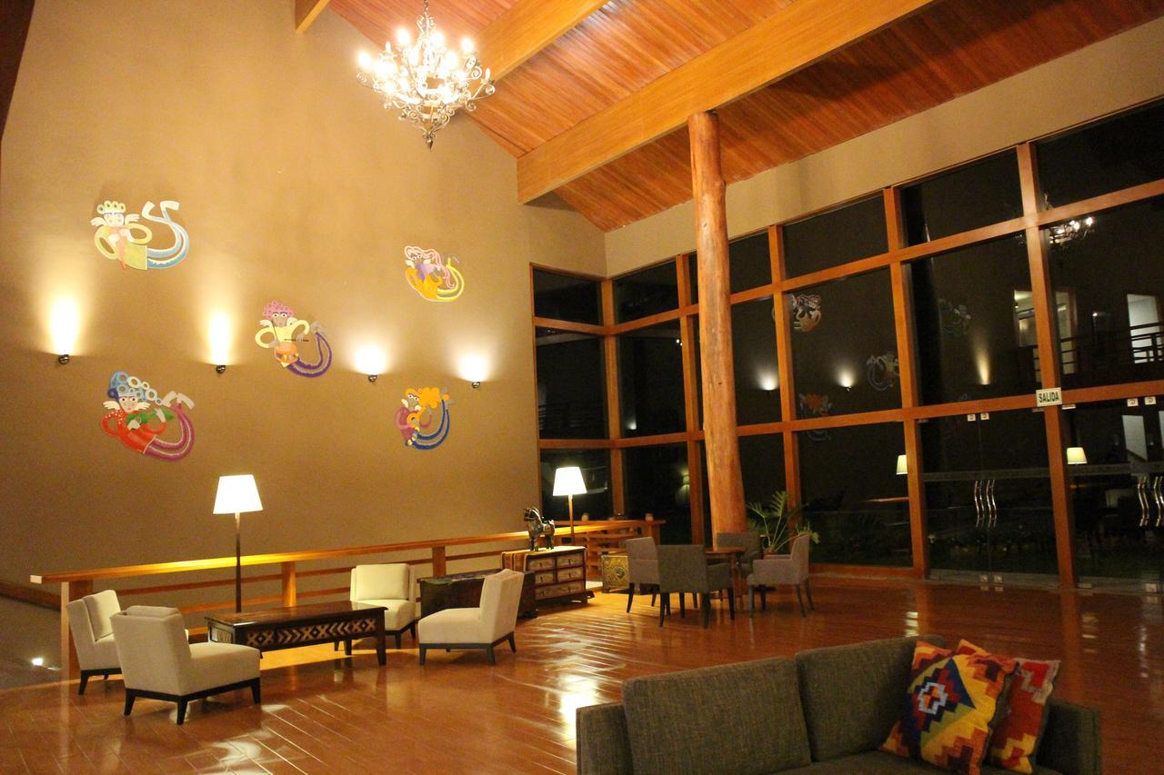 Taypikala Deluxe Valle Sagrado Urubamba Buitenkant foto